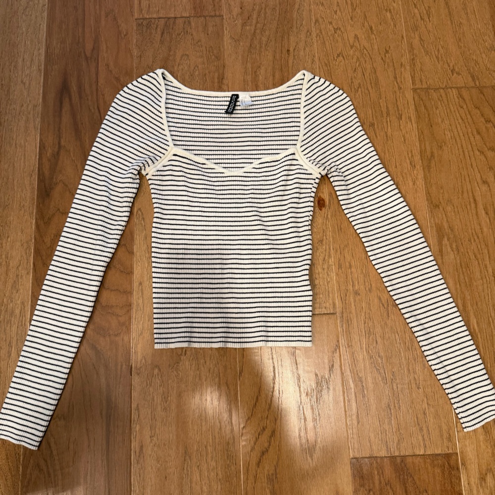 H&M Black and White Striped Long Sleeve Tee
